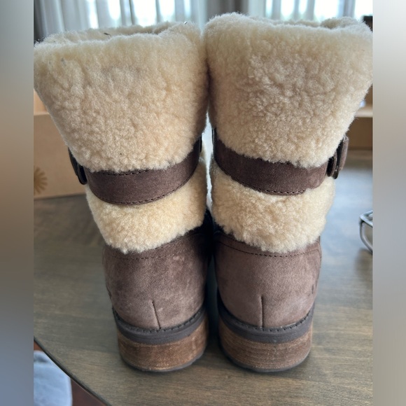 UGG Booties 👢👢 - Picture 3 of 9